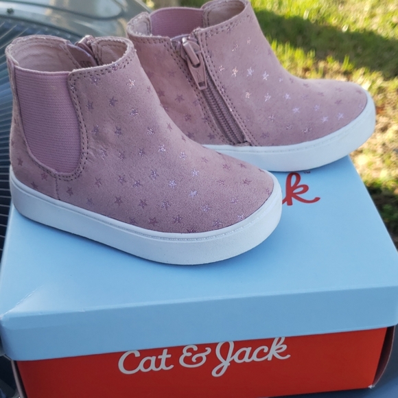 Cat & Jack Other - 💖Cat&Jack high top sneakers